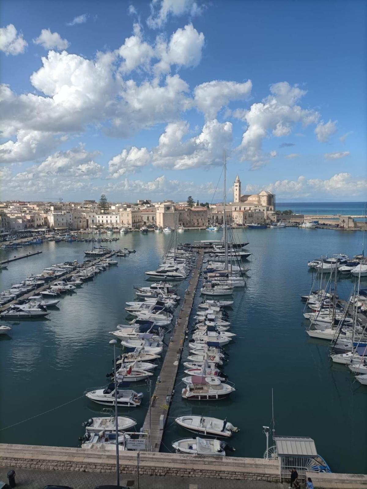 La Finestra Sul Porto Lejlighed Trani Eksteriør billede